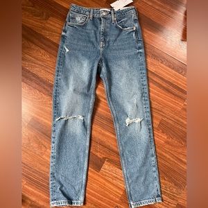 Zara Hi-Rise Ankle length straight legged mom 90’s jeans